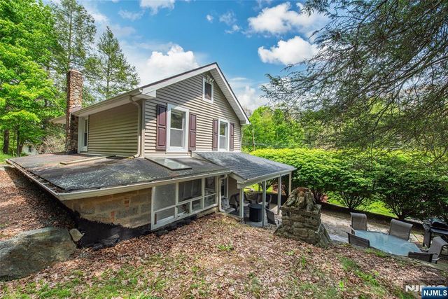 2 Red Mine Road, Wanaque, NJ 07465