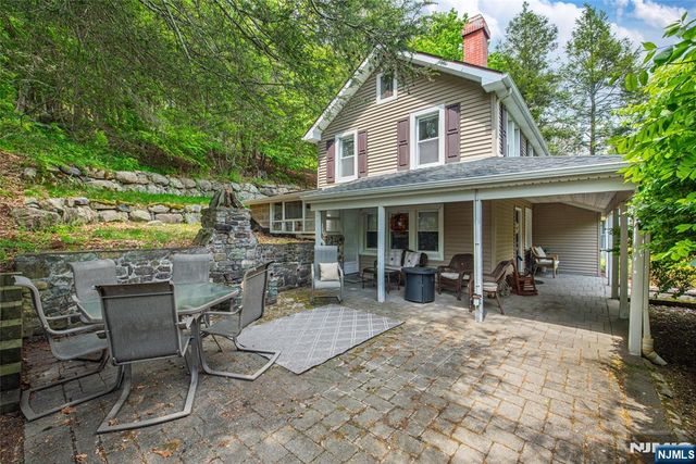 2 Red Mine Road, Wanaque, NJ 07465