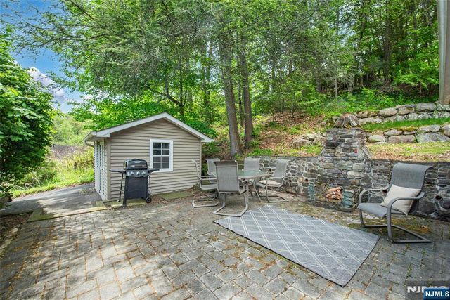 2 Red Mine Road, Wanaque, NJ 07465