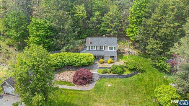 2 Red Mine Road, Wanaque, NJ 07465