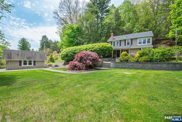 2 Red Mine Road, Wanaque, NJ 07465