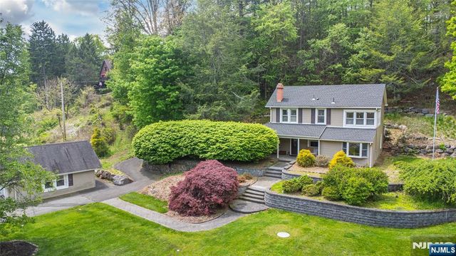 2 Red Mine Road, Wanaque, NJ 07465