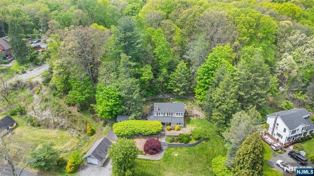 2 Red Mine Road, Wanaque, NJ 07465