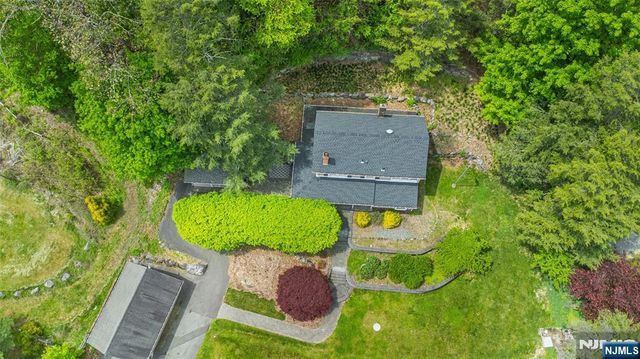 2 Red Mine Road, Wanaque, NJ 07465