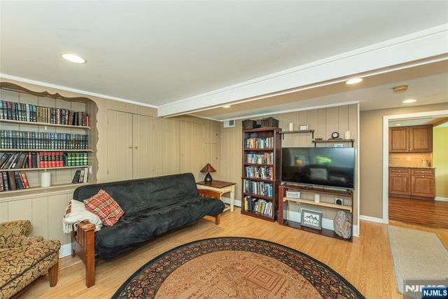 2 Red Mine Road, Wanaque, NJ 07465