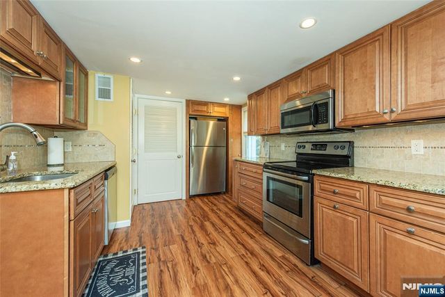 2 Red Mine Road, Wanaque, NJ 07465