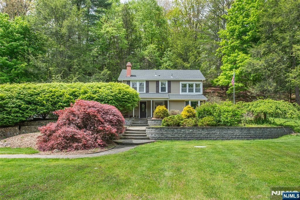2 Red Mine Road, Wanaque, NJ 07465