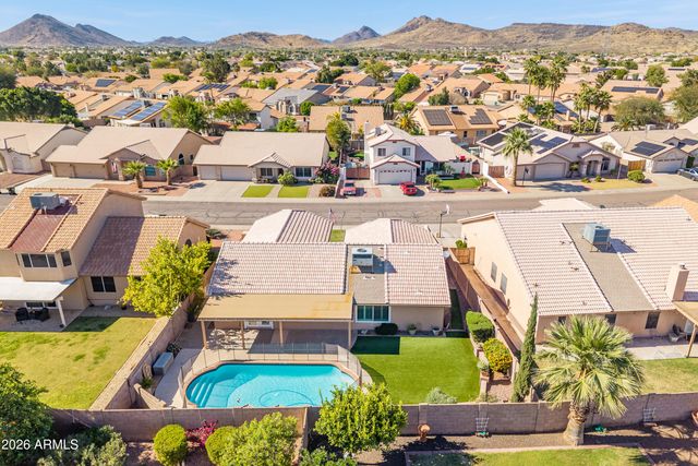 3833 W MISTY WILLOW Lane, Glendale, AZ 85310