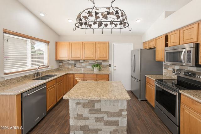 3833 W MISTY WILLOW Lane, Glendale, AZ 85310