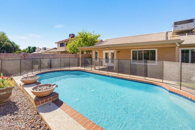 3833 W MISTY WILLOW Lane, Glendale, AZ 85310