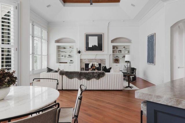 8513 Chalk Knoll DR, Austin, TX 78735