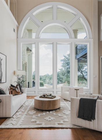 8513 Chalk Knoll DR, Austin, TX 78735