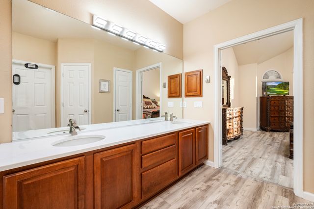 10414 Rainbow View, Helotes, TX 78023