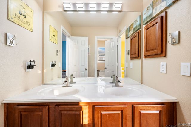 10414 Rainbow View, Helotes, TX 78023