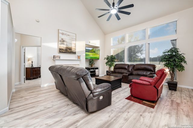 10414 Rainbow View, Helotes, TX 78023