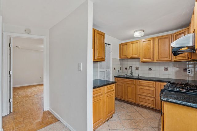446 MERCER ST, Jc, Journal Square, NJ 07302