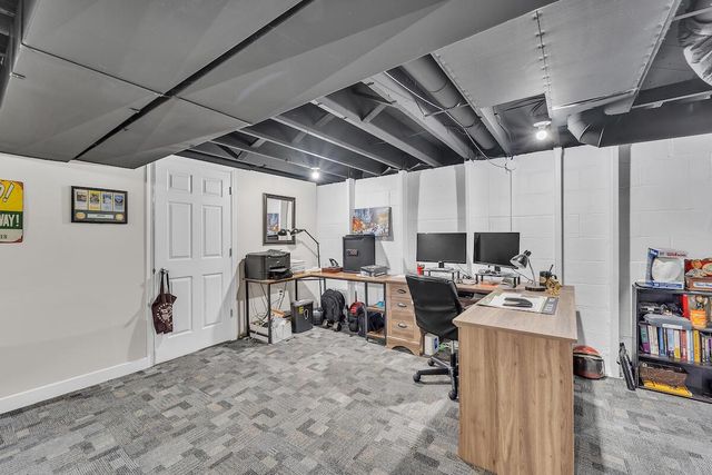 17306 W Roosevelt AVENUE, New Berlin, WI 53146