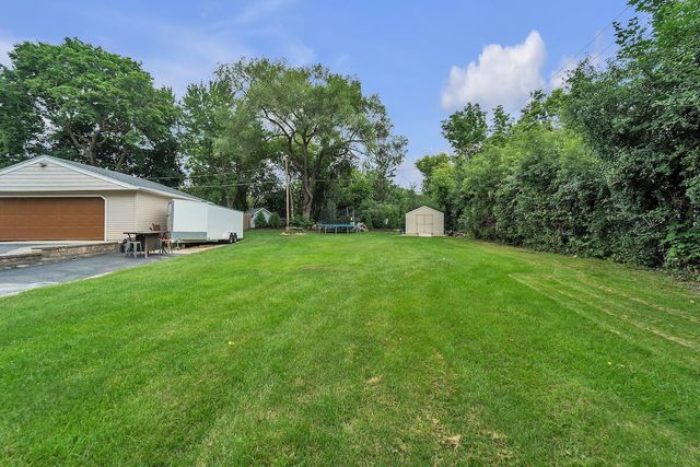 17306 W Roosevelt AVENUE, New Berlin, WI 53146