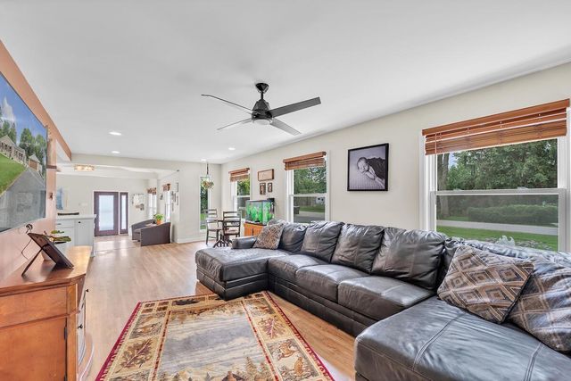 17306 W Roosevelt AVENUE, New Berlin, WI 53146