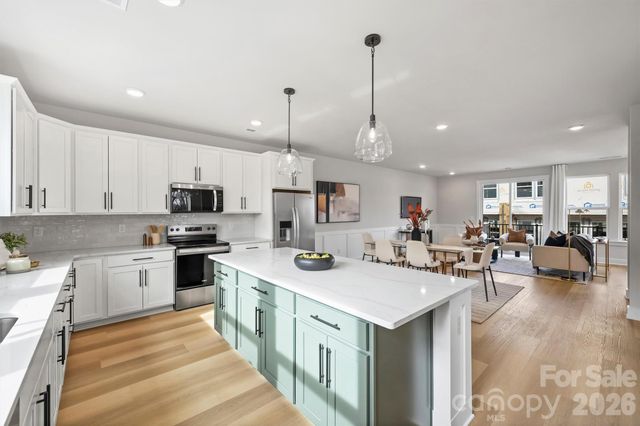 8006 Sansom Circle, Charlotte, NC 28213