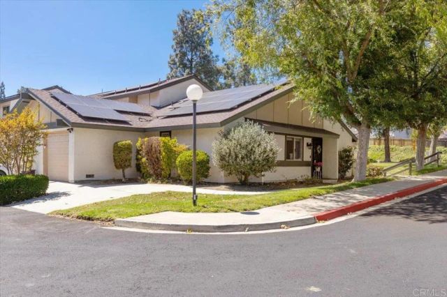501 Smoketree Glen, Escondido, CA 92026