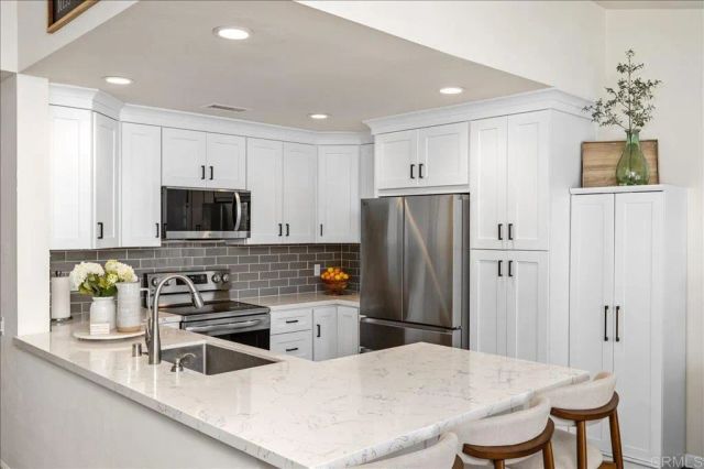 501 Smoketree Glen, Escondido, CA 92026