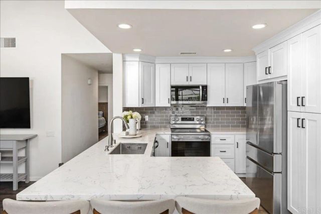 501 Smoketree Glen, Escondido, CA 92026