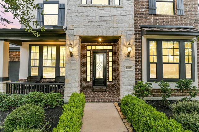 19519 Lighted Hill Court, Cypress, TX 77433
