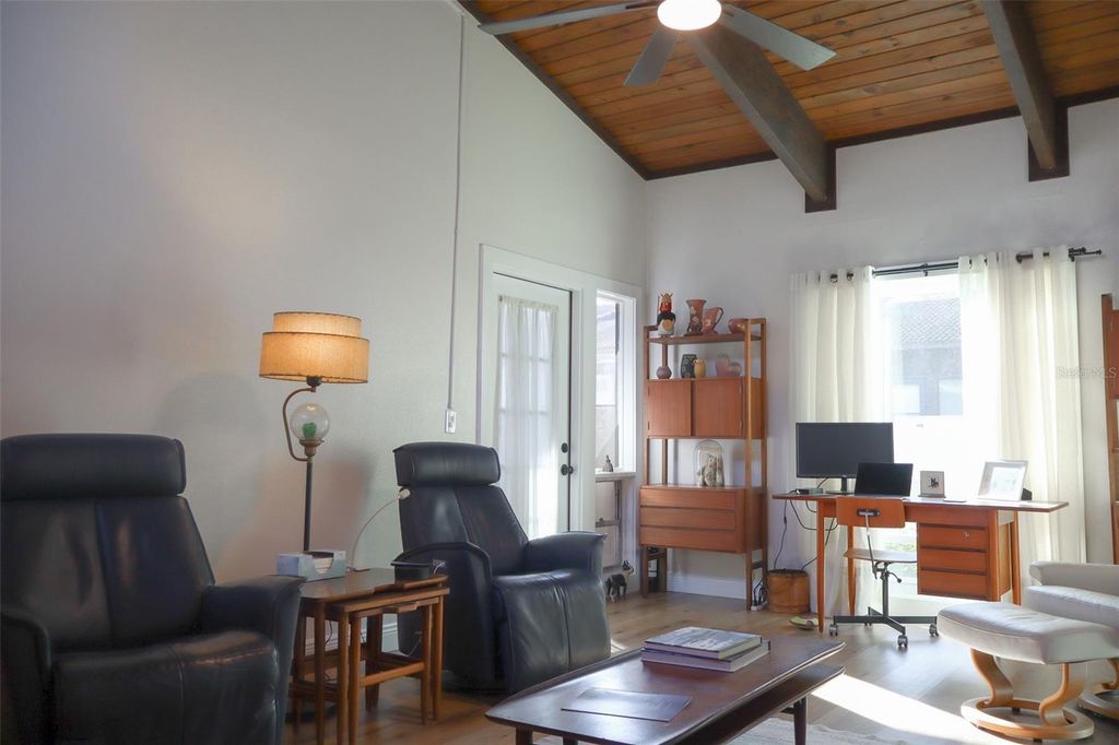 Image 11 of property listing at 11 EL RECODO 11, Lakeland, FL 33813