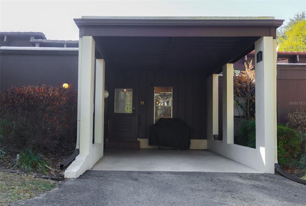 Image 3 of property listing at 11 EL RECODO 11, Lakeland, FL 33813