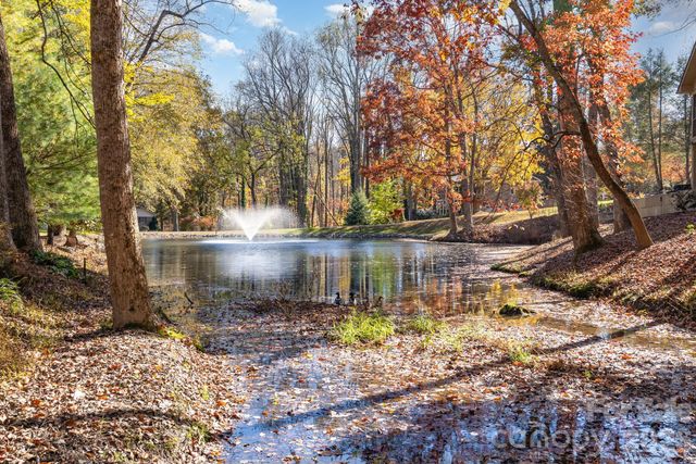 410 Hidden Woods Lane, Hendersonville, NC 28791