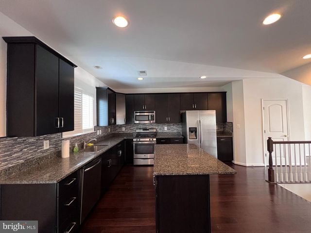 9243 DAWKINS CREST CIR, Bristow, VA 20136