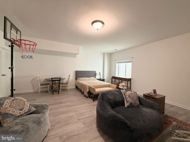 9243 DAWKINS CREST CIR, Bristow, VA 20136