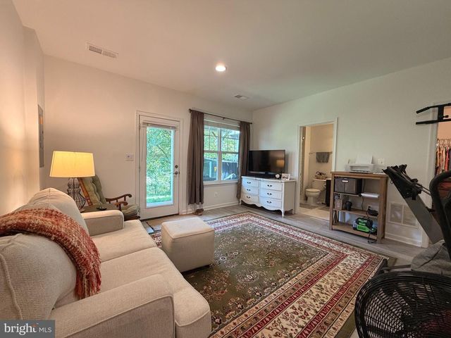 9243 DAWKINS CREST CIR, Bristow, VA 20136