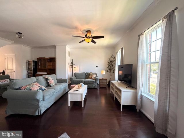 9243 DAWKINS CREST CIR, Bristow, VA 20136