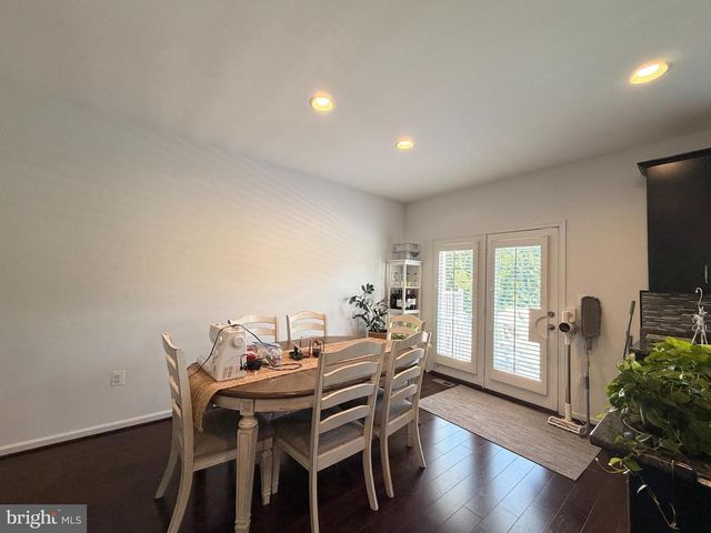 9243 DAWKINS CREST CIR, Bristow, VA 20136