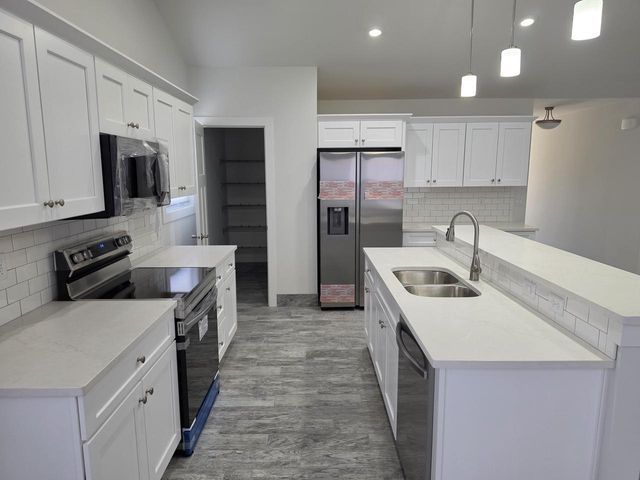 3532 W Park DRIVE, Lake Geneva, WI 53147