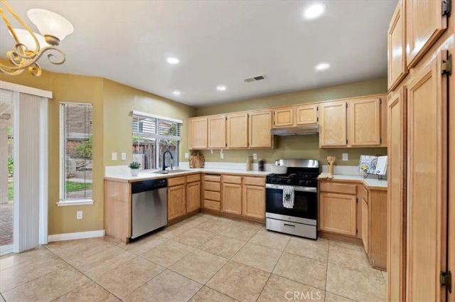 462 Coudures Way, Perris, CA 92571