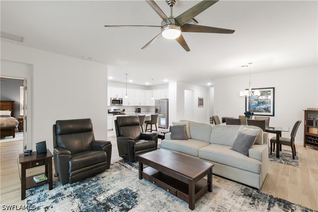 1473 Birdie DR, Naples, FL 34120