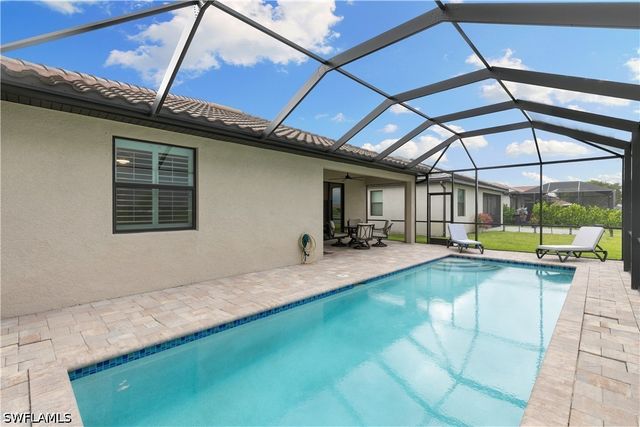 1473 Birdie DR, Naples, FL 34120