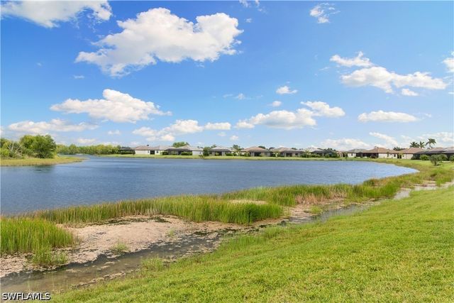 1473 Birdie DR, Naples, FL 34120