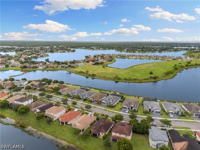 1473 Birdie DR, Naples, FL 34120