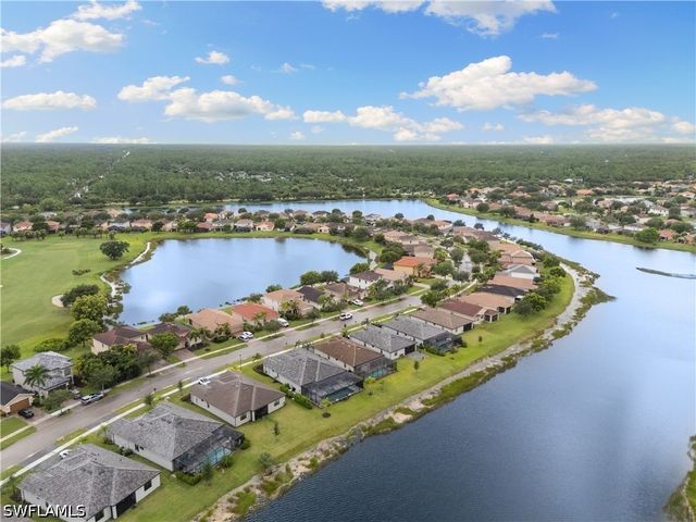 1473 Birdie DR, Naples, FL 34120