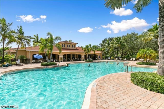 1473 Birdie DR, Naples, FL 34120