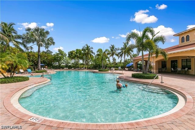 1473 Birdie DR, Naples, FL 34120