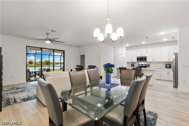1473 Birdie DR, Naples, FL 34120