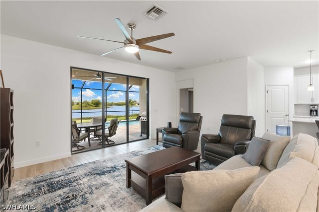 1473 Birdie DR, Naples, FL 34120