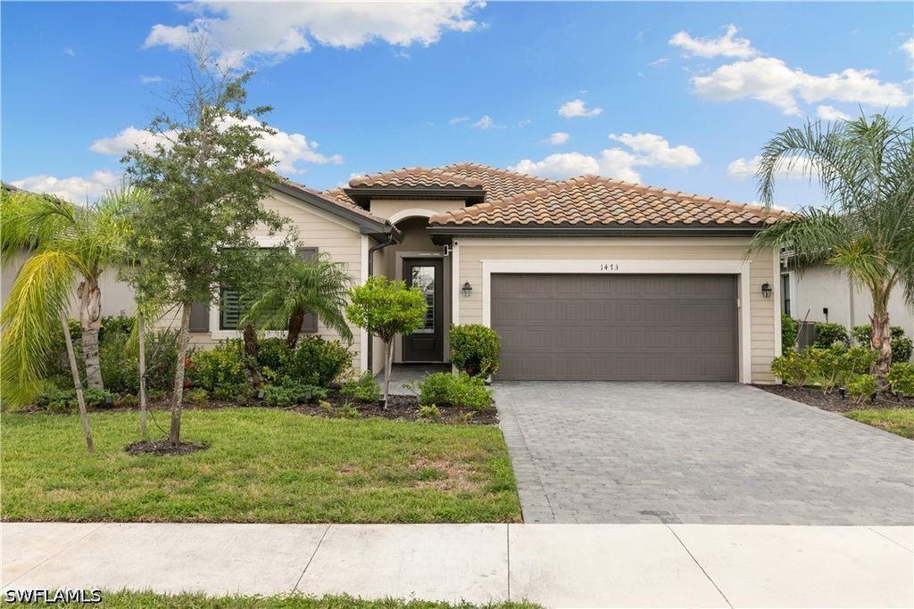 1473 Birdie DR, Naples, FL 34120