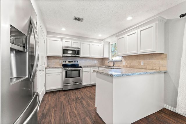12730 Lake Conroe Hills Drive, Willis, TX 77318
