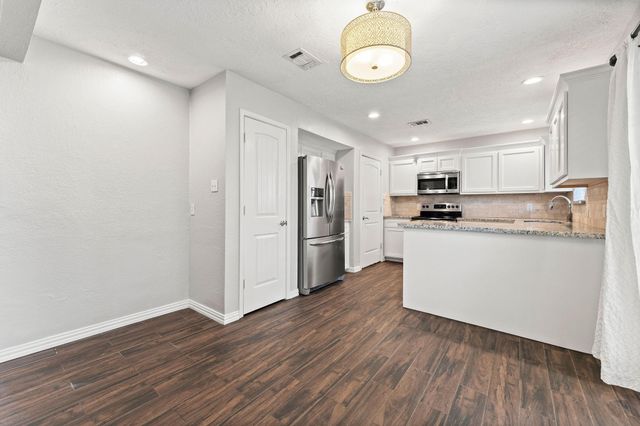 12730 Lake Conroe Hills Drive, Willis, TX 77318